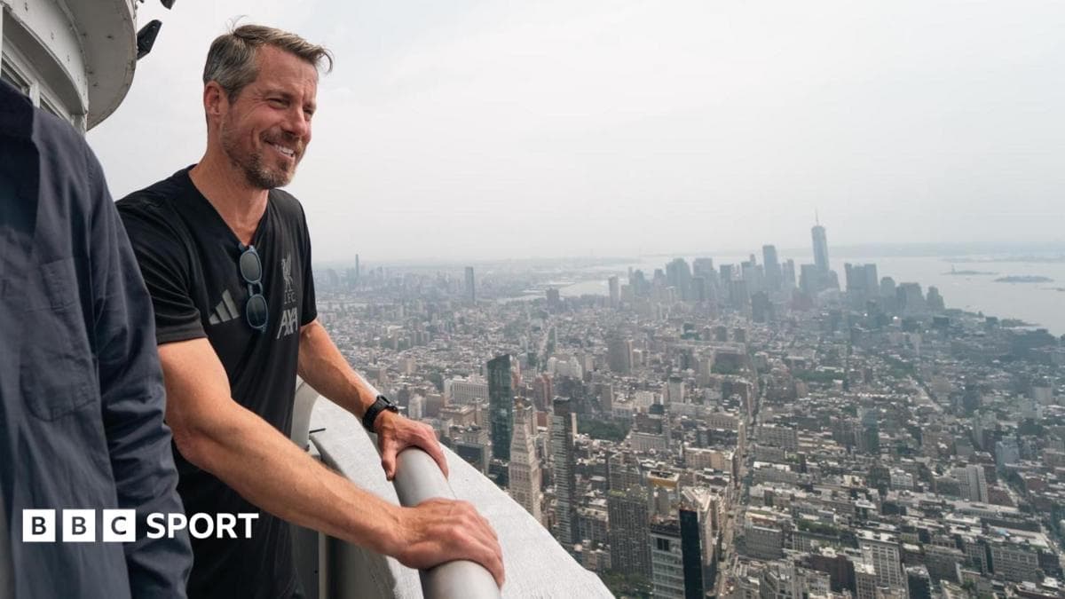 Billy Hogan, CEO de Liverpool, durante entrevista en Nueva York