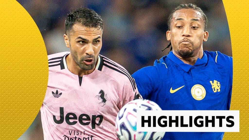Jogadores do Chelsea e Juventus disputam bola durante amistoso em Hong Kong